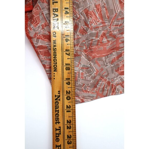 Lululemon Men's Patterned Athletic Board Shorts L Swimming  Elastane Red/White - Picture 4 of 11